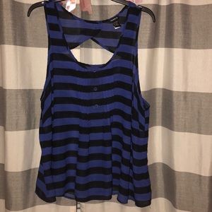 Torrid tank sz 2